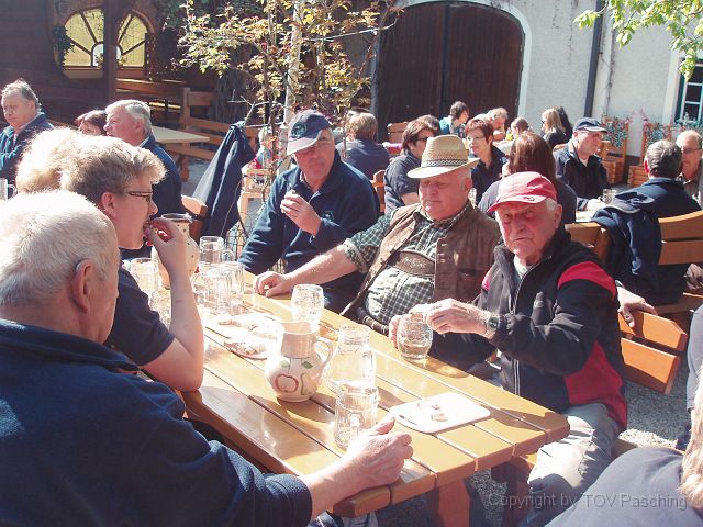 Erster Schluck beim Gugg 19.JPG
